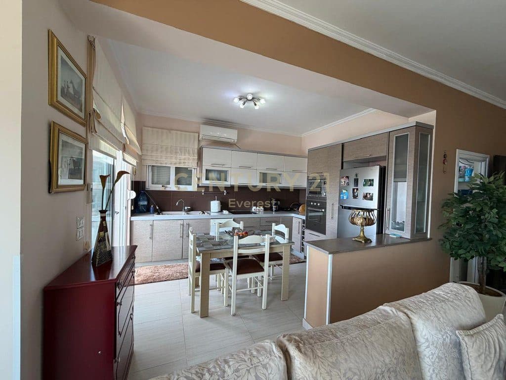 SARANDE, SHESIM APARTAMENT 1+1 ME PAMJE NGA DETI 3