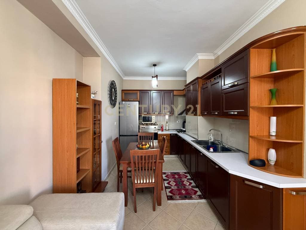 ASTIR, APARTAMENT 2+1 PER QIRA ME VERANDE 3
