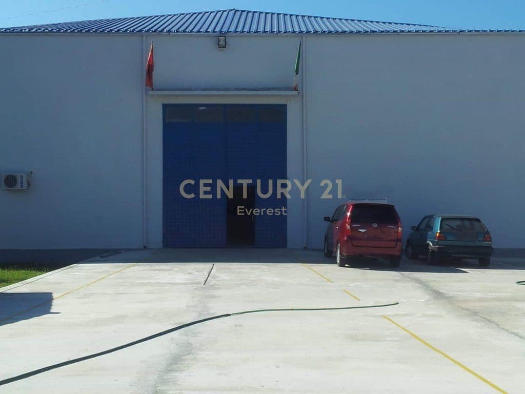 BUSHAT-VAU I DEJES, MAGAZINA INDUSTRIALE PËR SHITJE 3