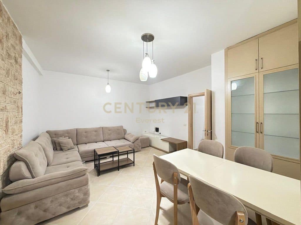 KODRA E DIELLIT, APARTAMENT 2+1+2+2 GARAZHDE PËR SHITJE