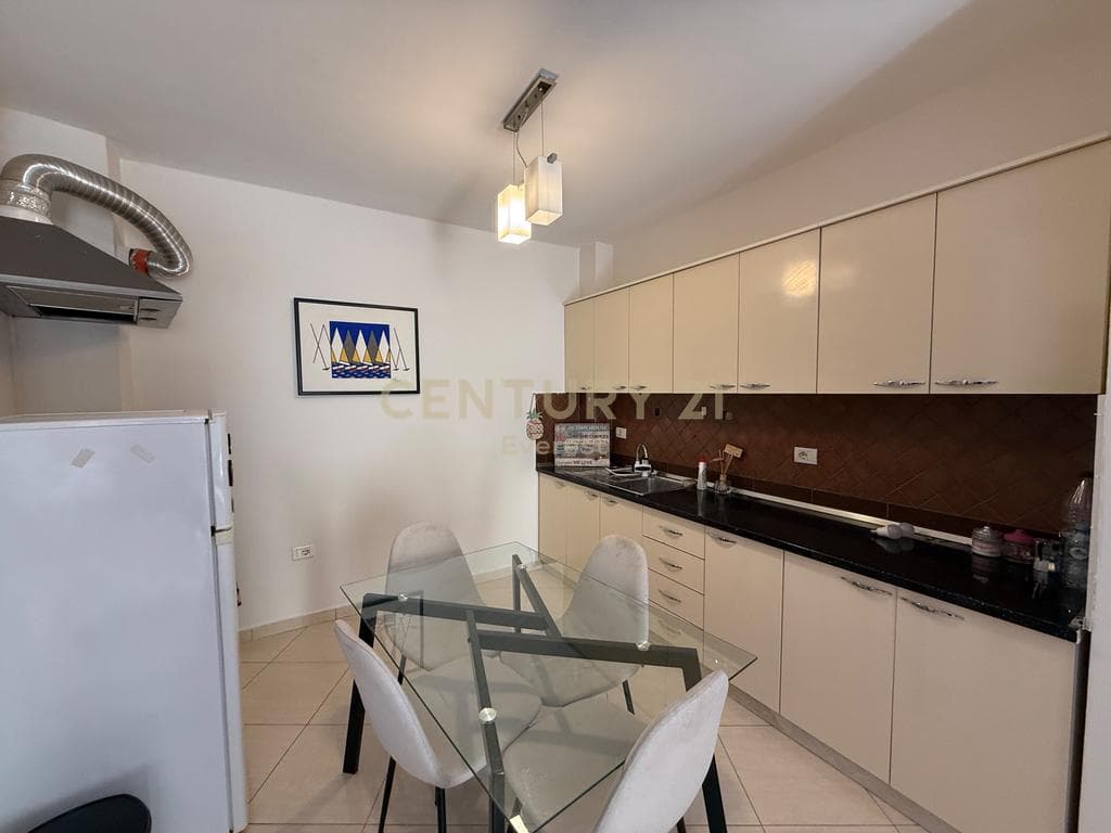 LIQENI I THATE, APARTMENT 2+1 FOR RENT 3