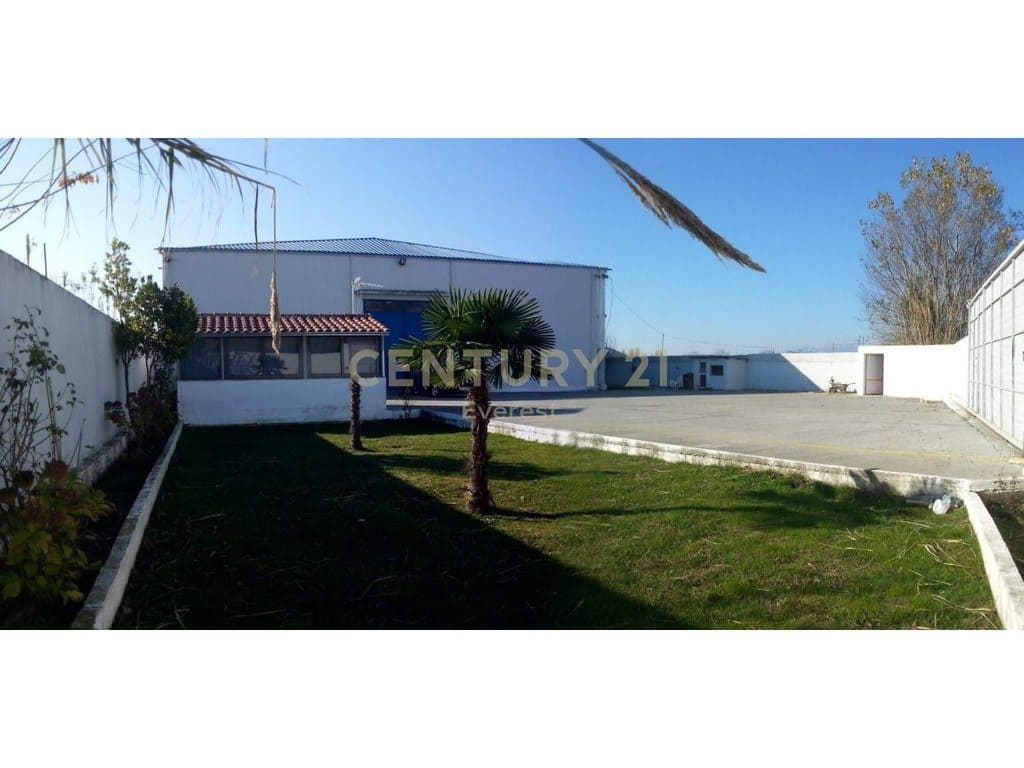 BUSHAT-VAU I DEJES, MAGAZINA INDUSTRIALE PËR SHITJE