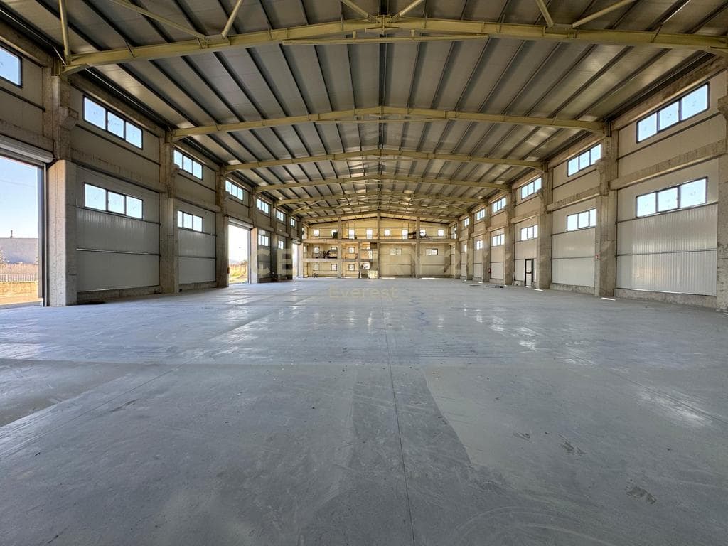 NEAR CITY PARK, SHED FOR RENT 2