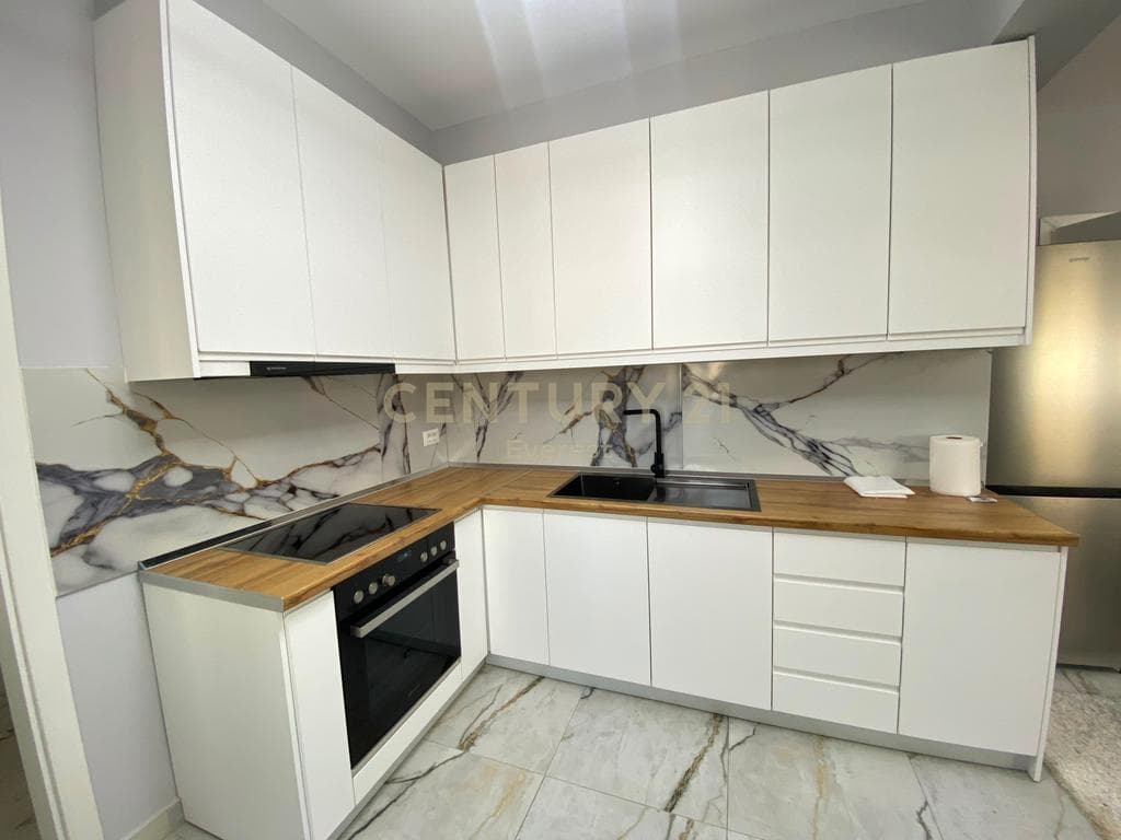 SHKOLLA E BALETIT, APARTAMENT 1+1+ PARKIM PER QIRA 3