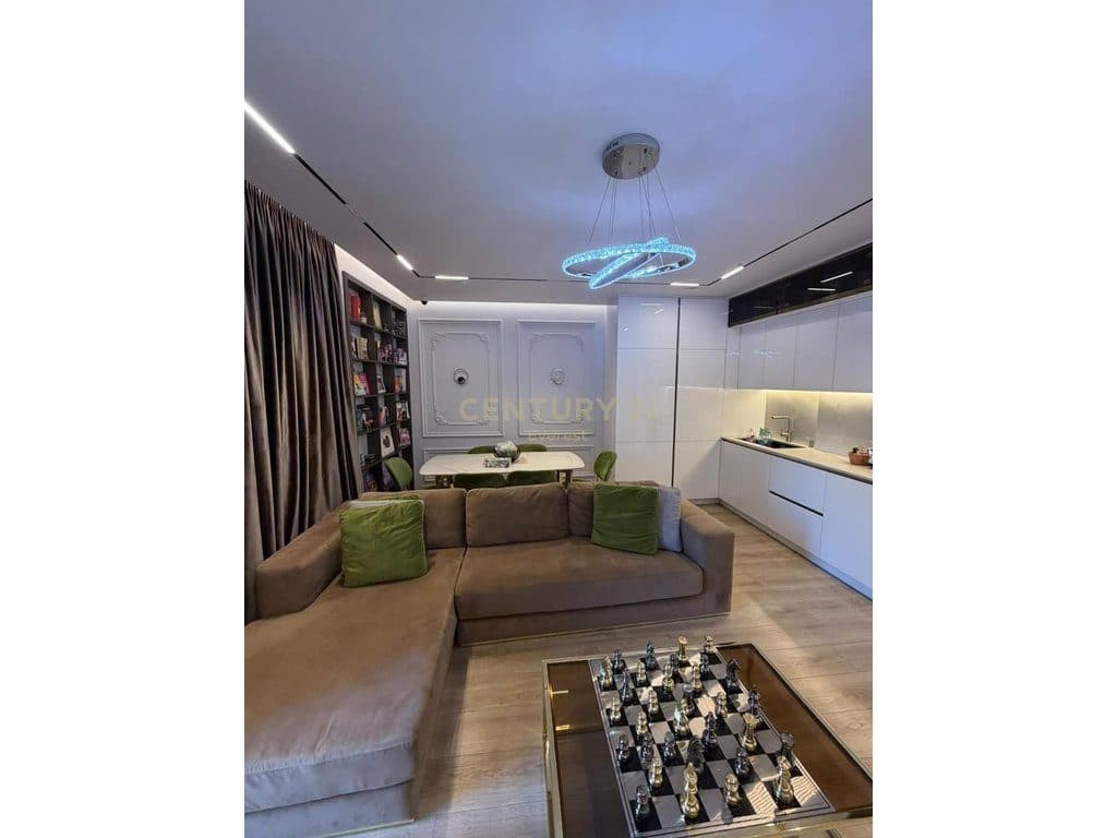 RRUGA E BARRIKADAVE - SHESIM APARTAMENT 2+1+2
