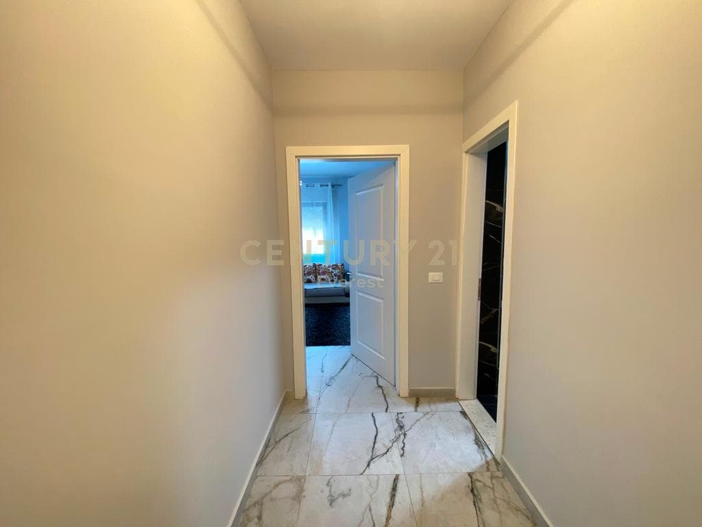 SHKOLLA E BALETIT, APARTAMENT 1+1+ PARKIM PER QIRA 4