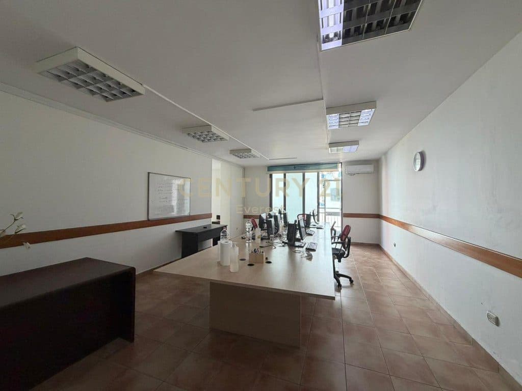 ISH EKSPOZITA – COMMERCIAL UNIT FOR RENT 3