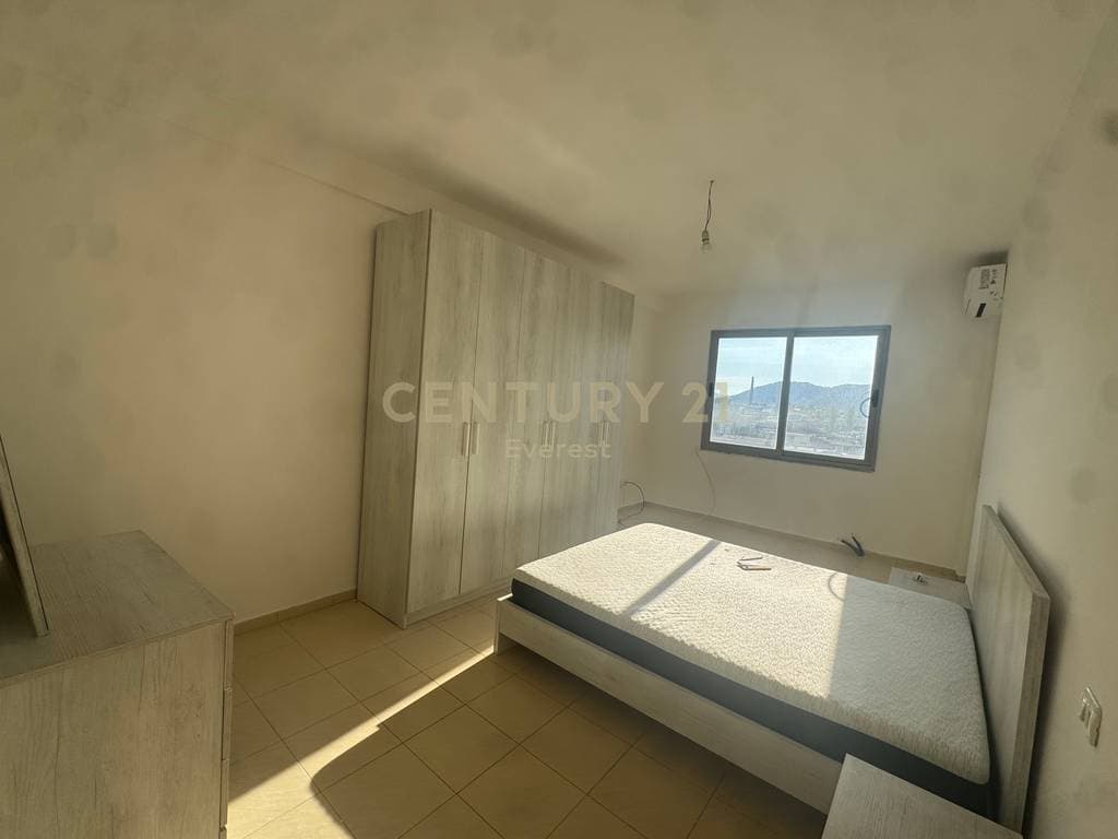 MISTO MAME, JAPM ME QIRA APARTAMENT 2+1 4