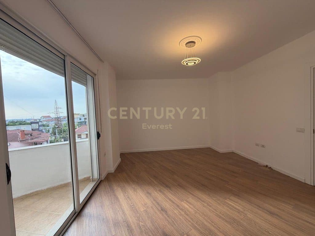 FRESKU, SHESIM APARTAMENT 2+1+2 3