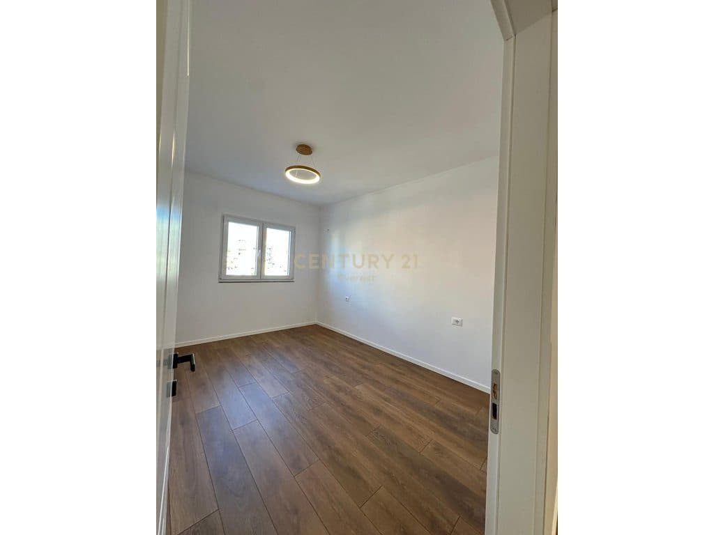 MINE PEZA, SHESIM APARTAMENT 2+1 4