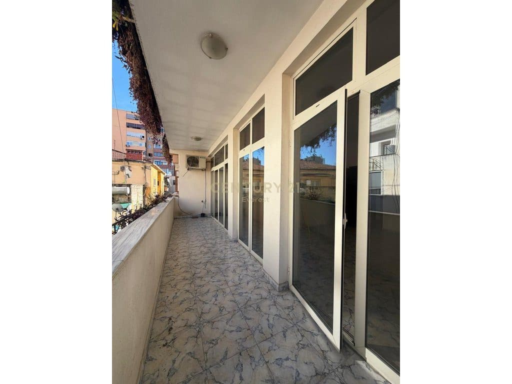 THIS IS BLLOKU, OFFICE FOR RENT (4+2 TOILETS + 2 BALCONIES)