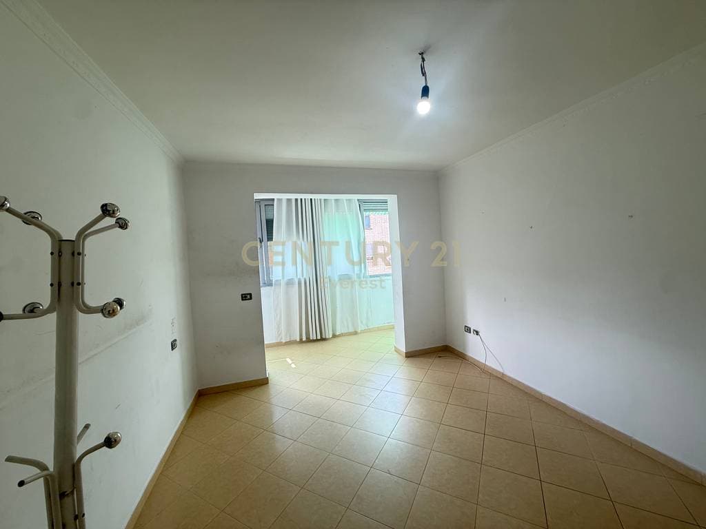 🏠 APARTAMENT 1+1 PER QIRA, BRRYLI