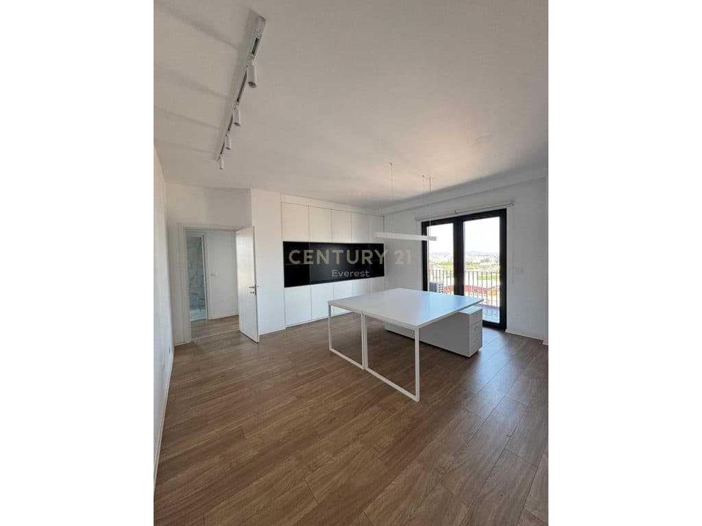 GARDEN BUILDING, OFFICE FOR RENT 2