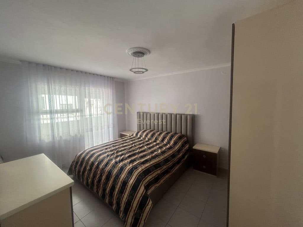 ISH STACIONI I TRENIT, JAPIM ME QIRA APARTAMENT 3+1 3