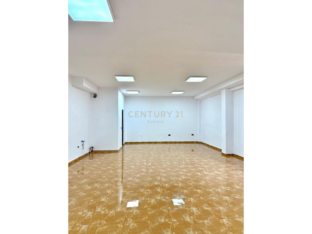 BOTANICAL GARDEN, COMMERCIAL FOR RENT 2