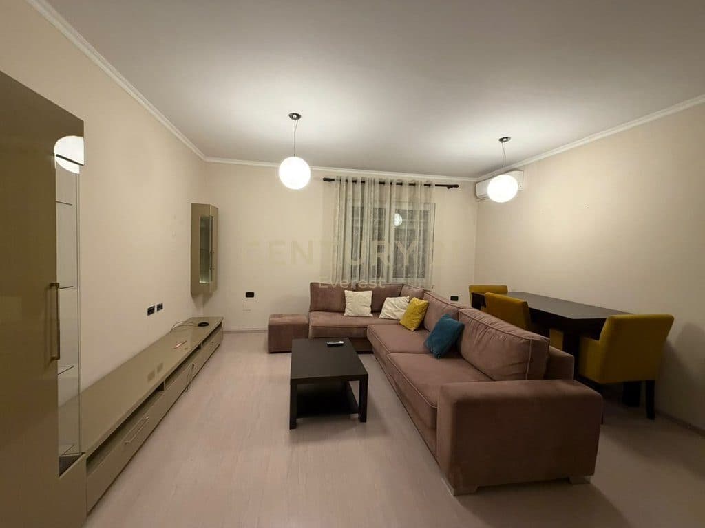 MYSLYM SHYRI, APARTAMENT 2+1 ME QIRA 4