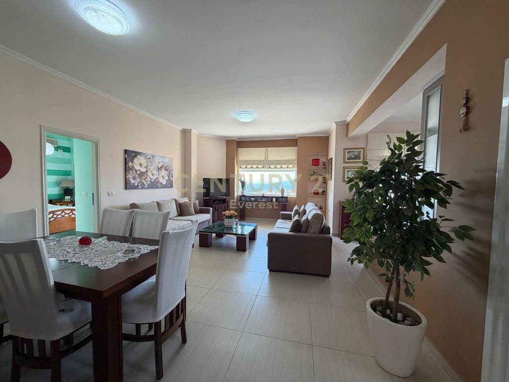 SARANDE, SHESIM APARTAMENT 1+1 ME PAMJE NGA DETI
