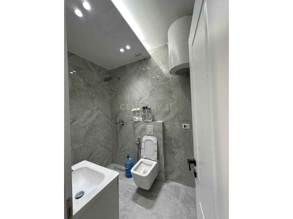 RRUGA BARDHYL, SHESIM APARTAMENT 1+1 4