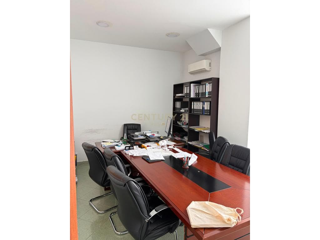 🌿 NEAR THE BOTANICAL GARDEN-- BUSINESS SPACE FOR RENT 3
