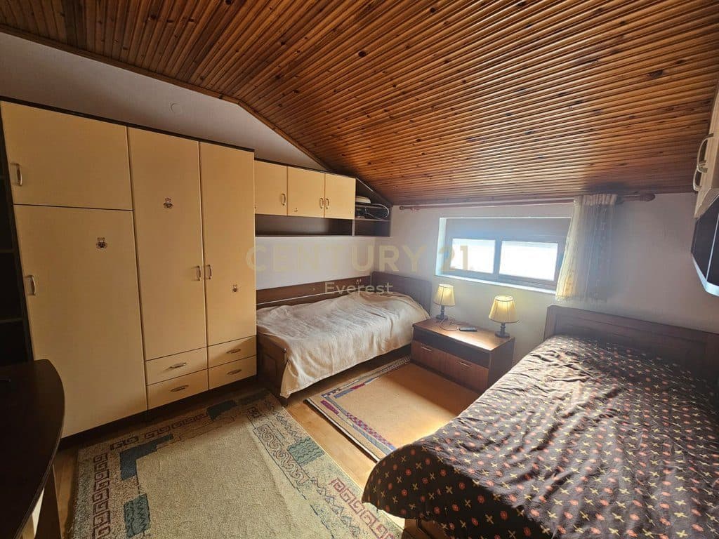 RESTORANT DURRESI, SHESIM DUPLEX 2+1+2 ME 100M2 BODRUM 4