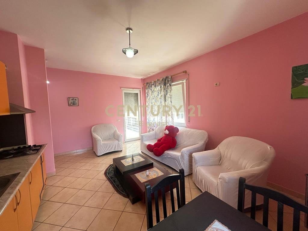FRESKU, JAPIM ME QIRA APARTAMENT 2+1 2