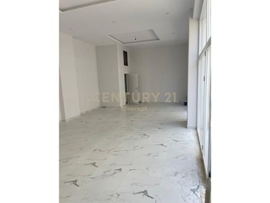 ISH FUSHA E AVIACIONIT, COMMERCIAL FOR SALE 2