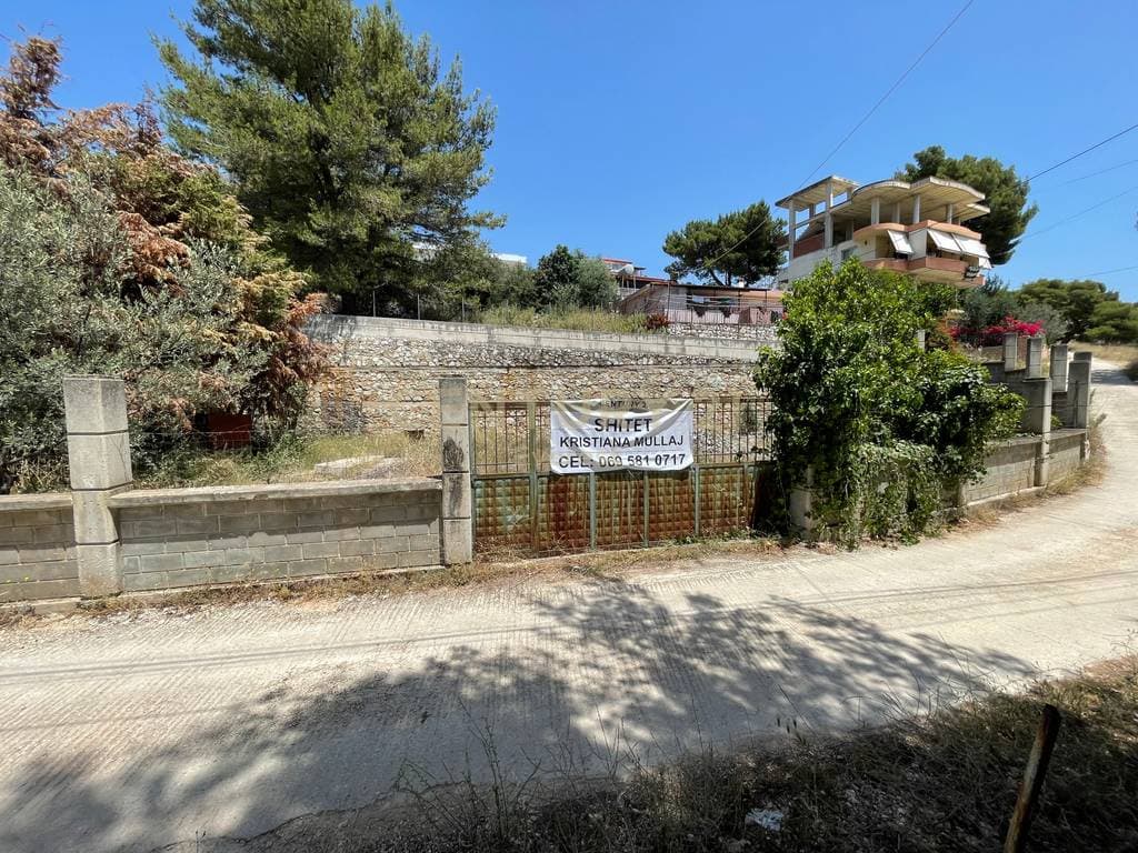 SARANDE, TOKE TRUALL PER SHITJE