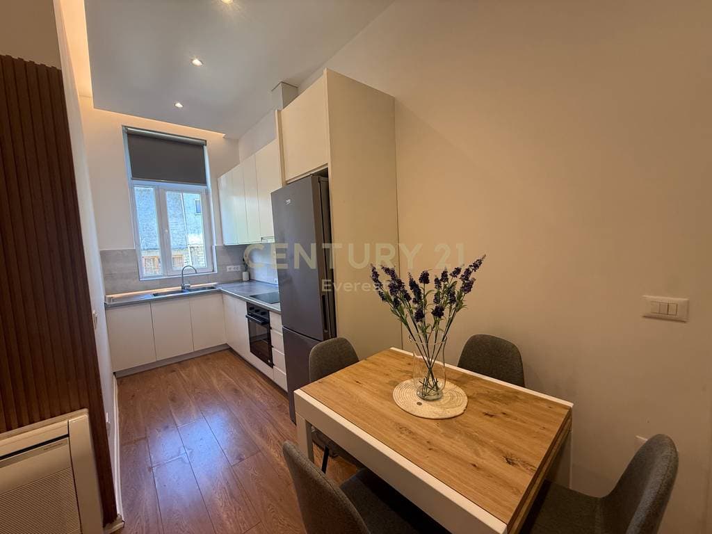 DURRES STREET, APARTMENT 2+1 FOR RENT 2