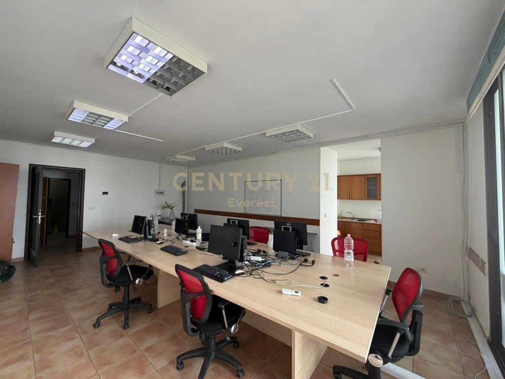 ISH EKSPOZITA – COMMERCIAL UNIT FOR RENT 2