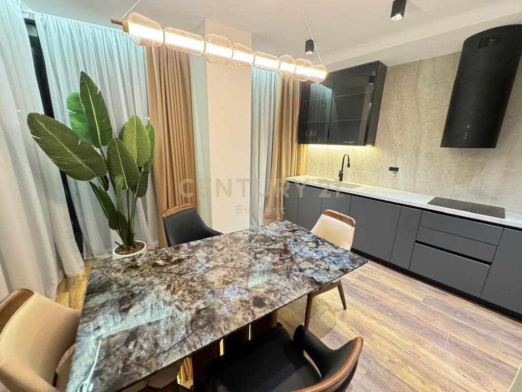 LAKE VIEW, APARTAMENT 3+1+POST PARKIMI PER QIRA 4