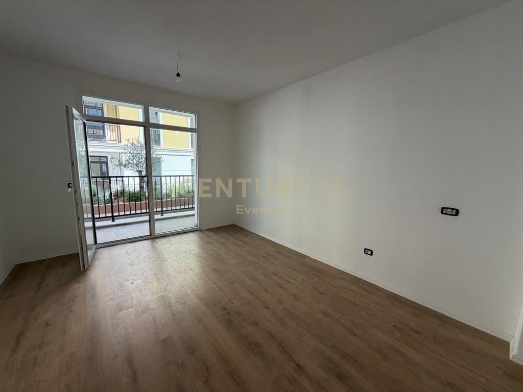 SAUK, SHESIM APARTAMENT 1+1+POST PARKIMI 2
