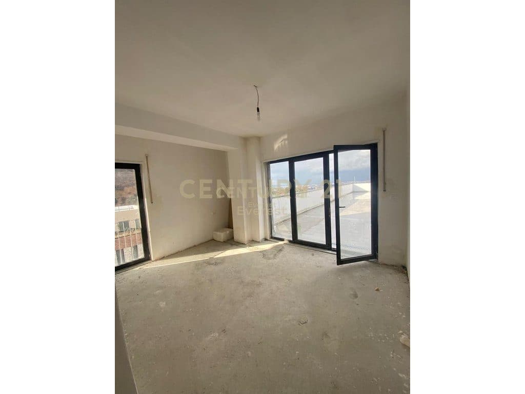 KODRA E DIELLIT 2, SHESIM APARTAMENT 3+1+2 ME VERANDE 4