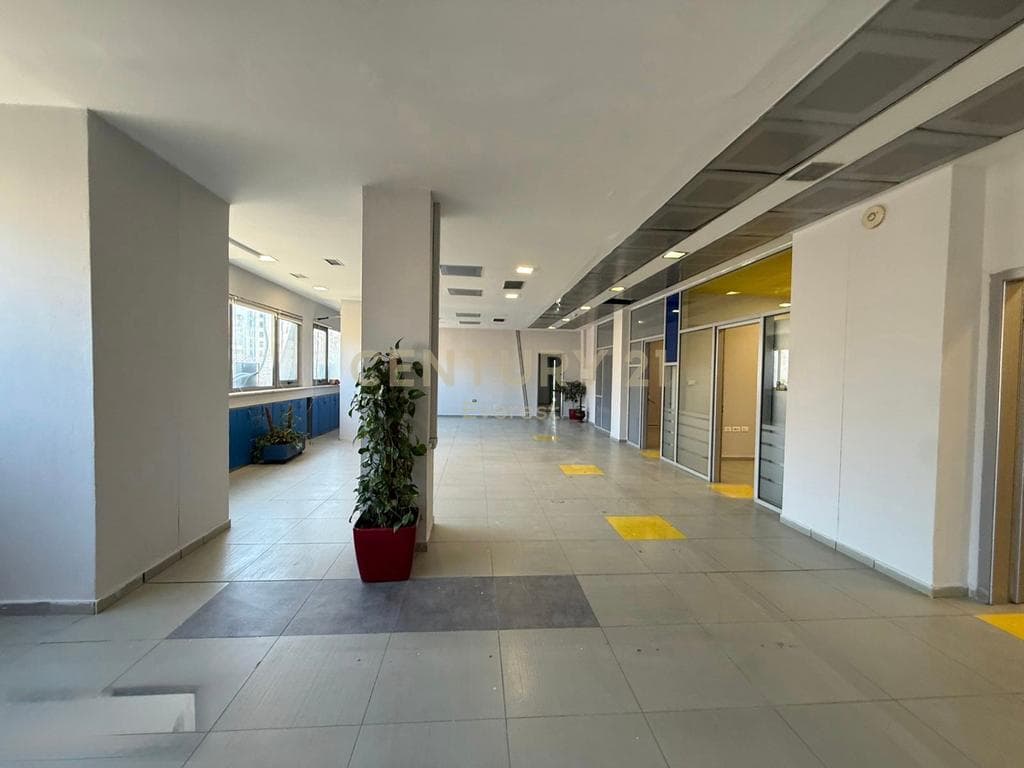 Kavaja Road, Business Premises for Rent
