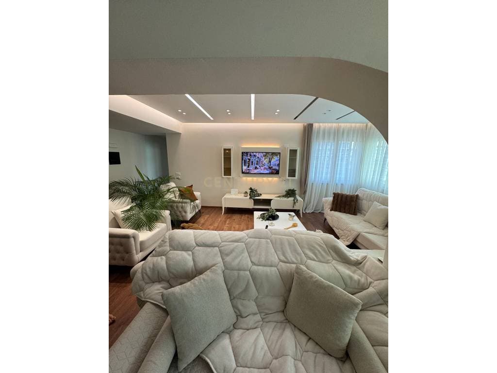 ISH BLLOKU, JAPIM APARTAMENT 2+1+2+KUZHINE E VECUAR PER QIRA! 3