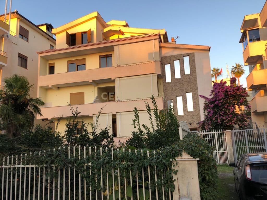 SHITEN 4 APARTAMENTE PJESE TE NJE VILE MUNDESI KTHIMI NE HOTEL NE PLEPA DURRES 2