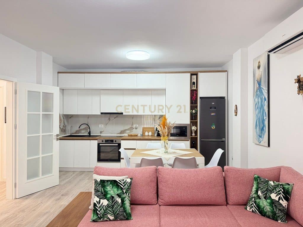 Shitet Apartament 1+1 Vije e Pare te Meteor, Golem !