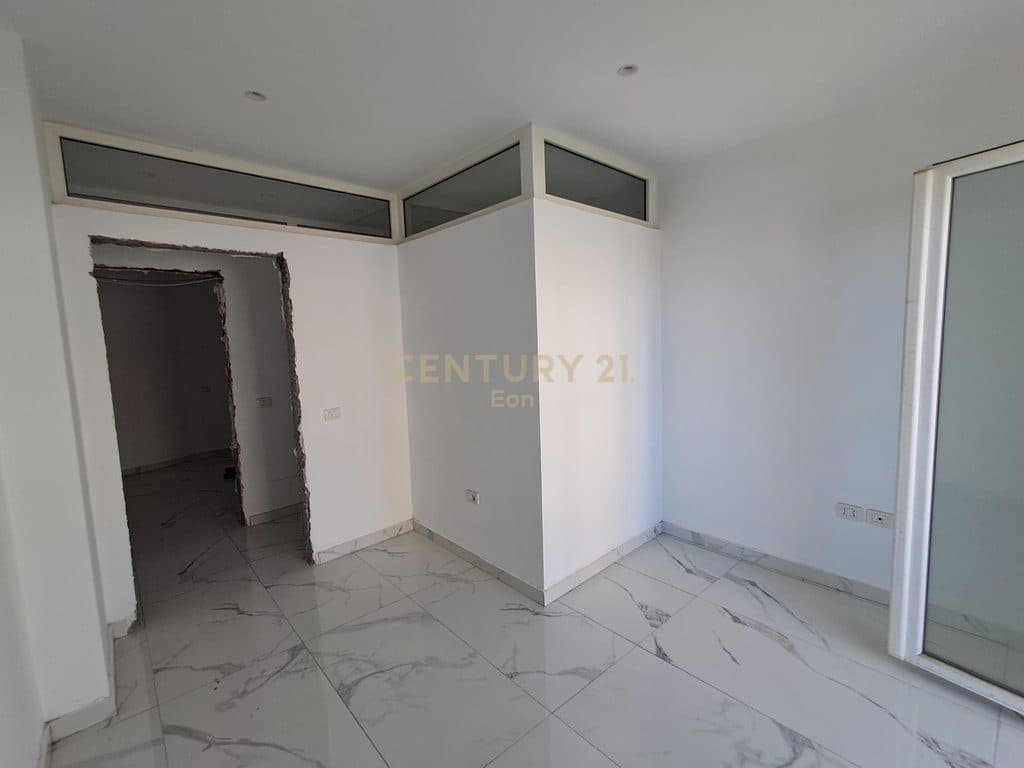 SHITET APARTAMENT 3+1+2 (+4 BALLKONE) NE PLAZH ILIRIA ! 4