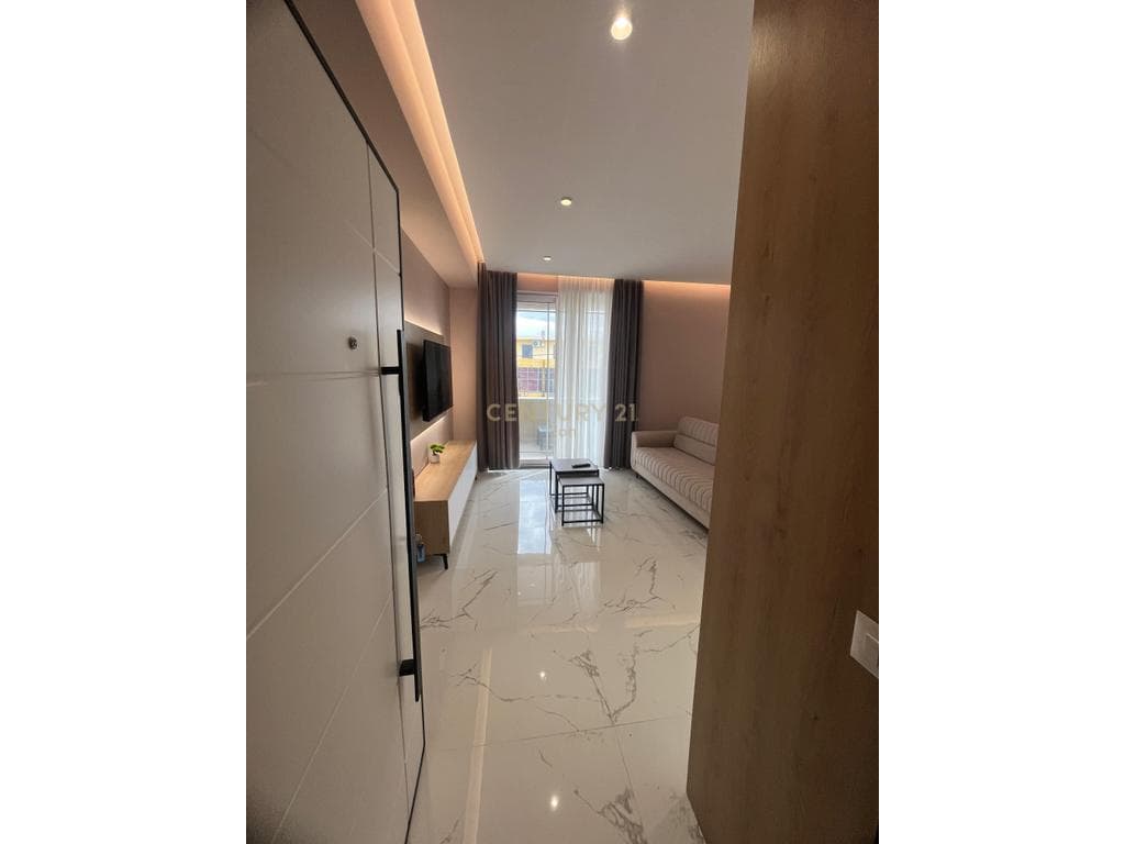 Apartament 2+1 Me Qira në Qendër të Golemit !