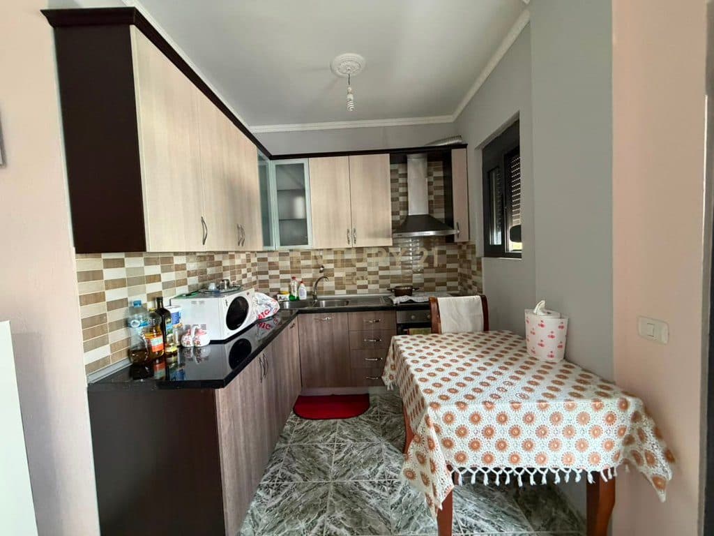 Apartament 1+1 Me Qira në Plazh Rrota e Kuqe, Durrës ! 3
