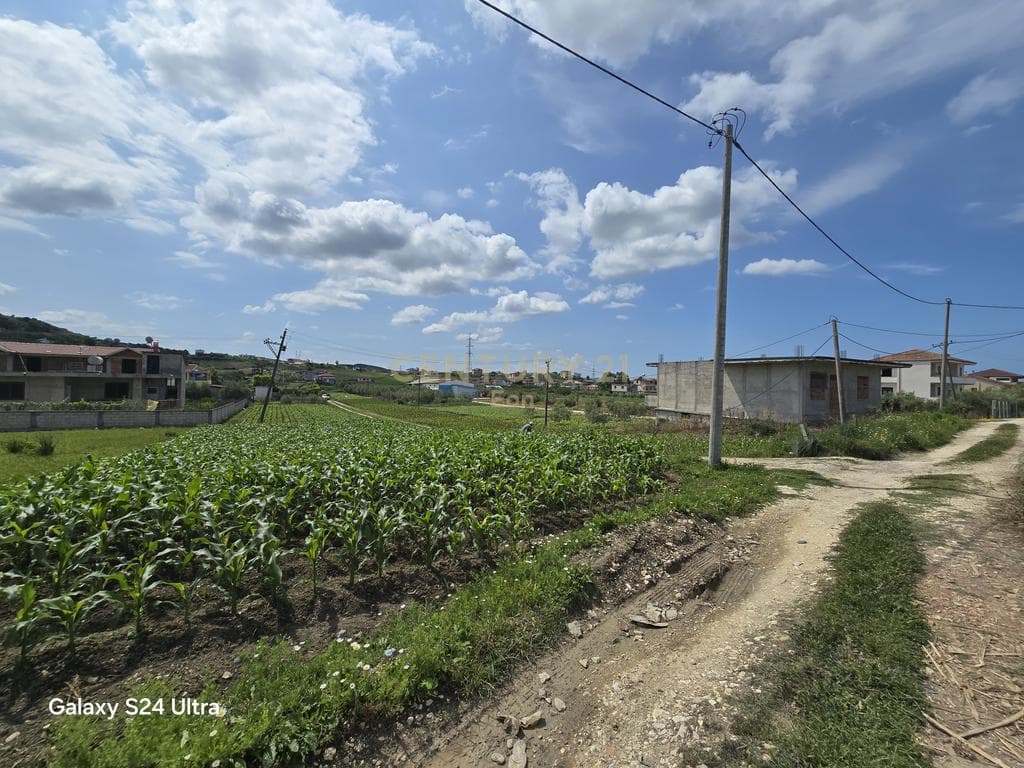 Shitet Tokë në Golem, 490m2 ! 4