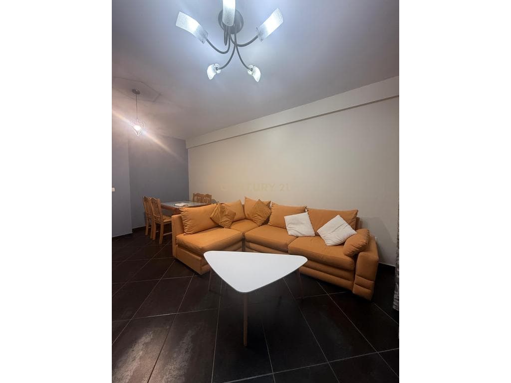 Apartament 2+1 Me Qira në Plazh Stacioni i parë, Durrës! 2