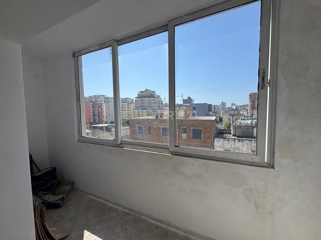 SHITET APARTAMENT 2+1 NE DURRES!