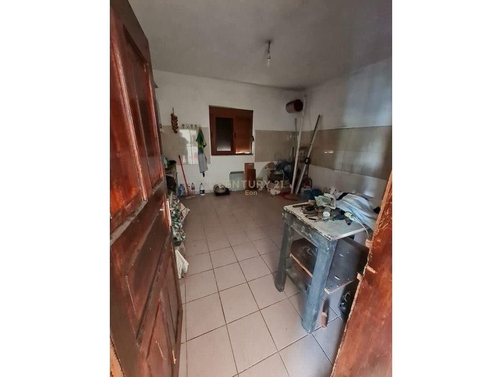 SHITET SUPER AMBIENT BIZNESI NE RRUGEN KRYESORE NE SHKOZET! 4