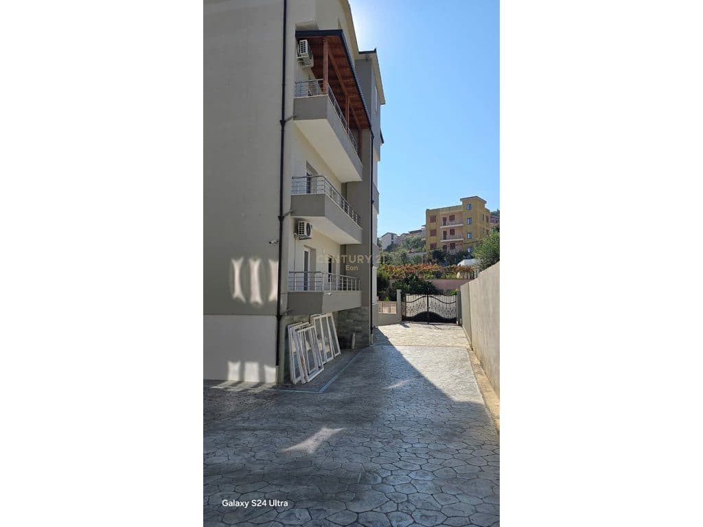 Apartament 3+1 në Shitje në Durrës me Post Parkimi dhe Depo ! 4