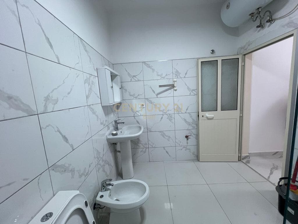 AMBIENT PER SHITJE NE DURRES !