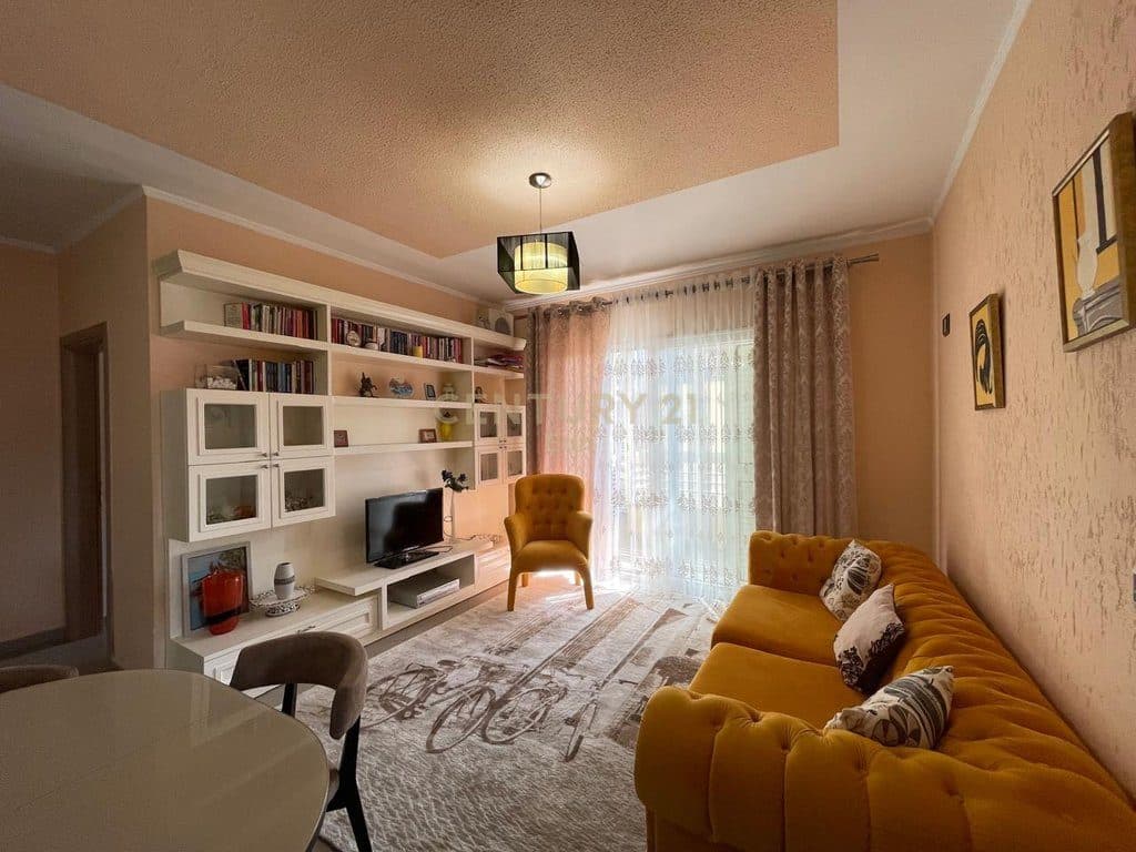 Jepet me Qira Apartament 3+1+2 te Kopeshti " Sotir Noka , "Durrës ! 4