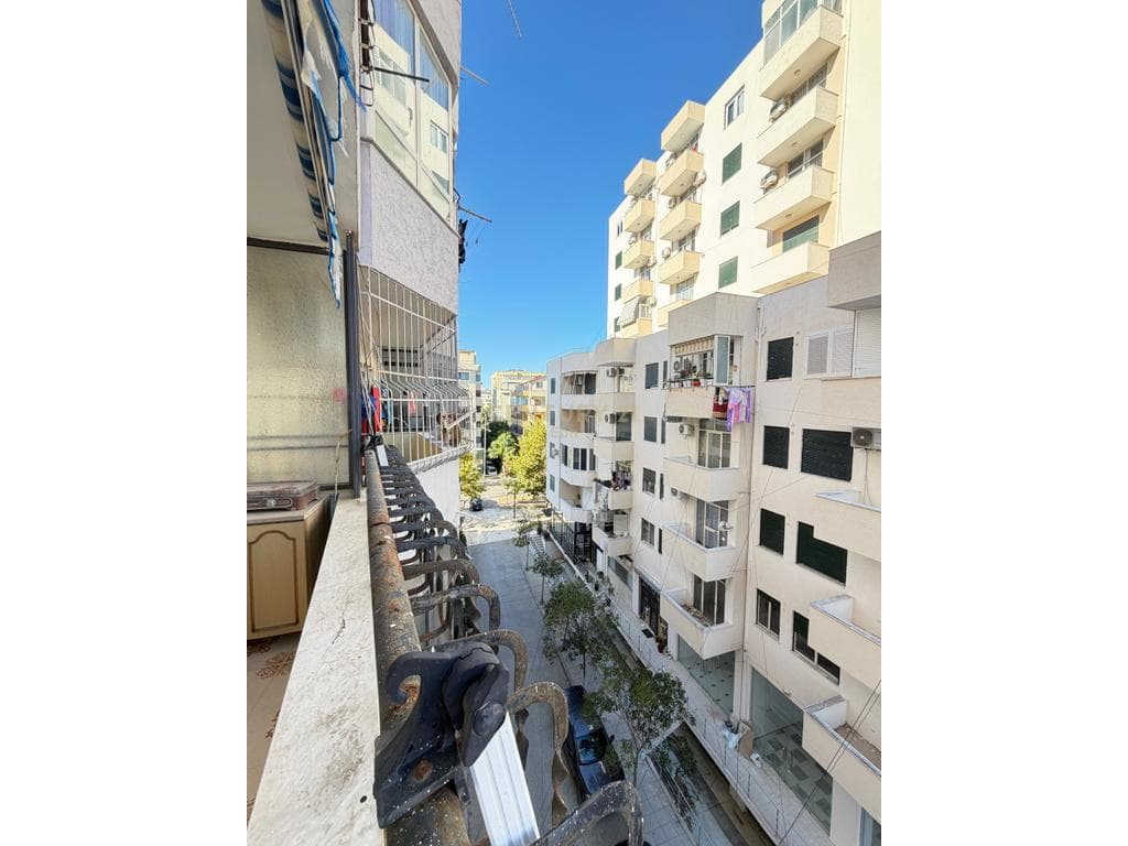 Shitet Apartament 1+1 |Plazh, Iliria, 300 m nga Deti !