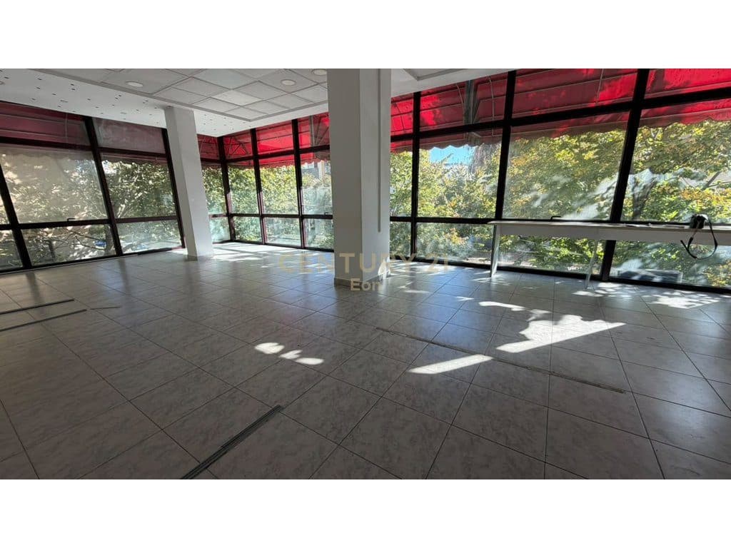 JEPET AMBIENT ME QIRA PRANE PALLATIT TE SPORTIT, DURRES !