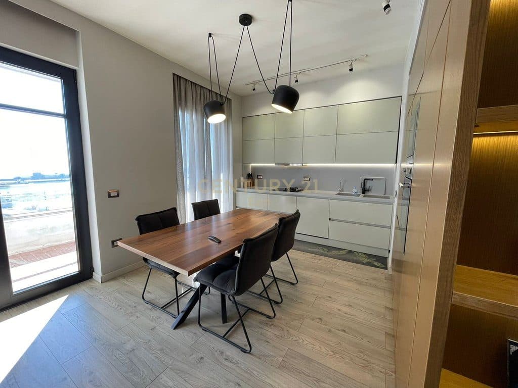 Apartament 2+1 Me Qira me Pamje Deti, Rruga e re e Portit, Durrës ! 3