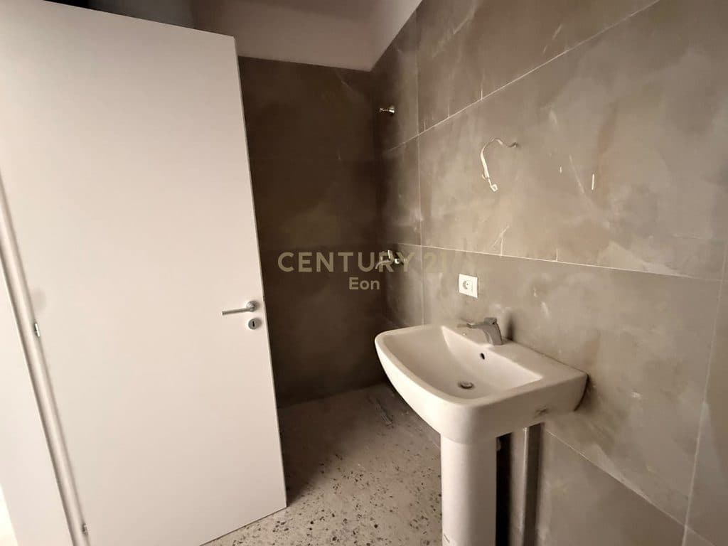 Apartament 1+1+Vendi i parkimit në shitje në Golem në Eon Residence, Durrës! 4